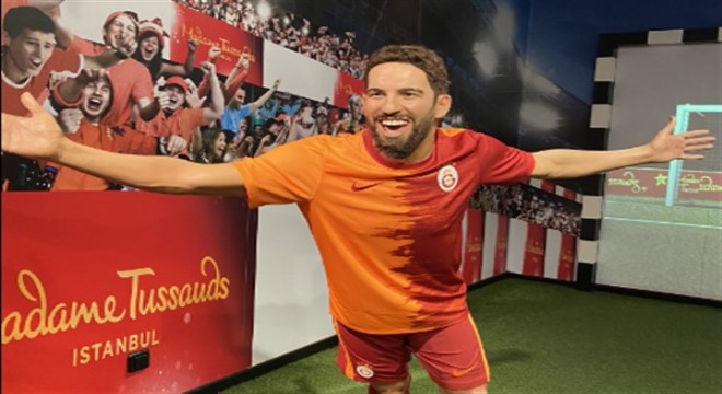 Arda Turan 66 numaralı formasıyla ilk önce Madame Tussauds İstanbul sahasında