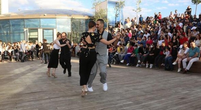 Atakule’de tango zamanı