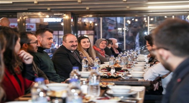 Bakan Varank, Ankara’da gençlerle buluştu