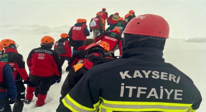 Başkan Büyükkılıç, Erciyes Tatbikatı’na katılan itfaiye ekiplerine belgelerini verdi