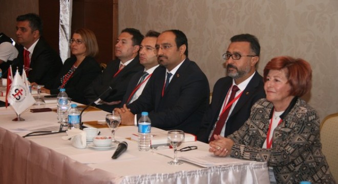 Eczacılardan ‘tek tip’ tabela eleştirisi