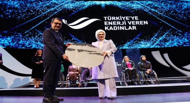 Emine Erdoğan’dan Bağcılarlı sporculara ödül