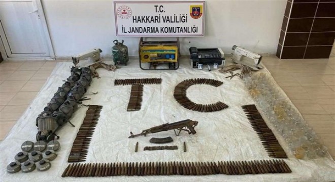 Hakkari de 3 teröristin cesedi ele geçirildi