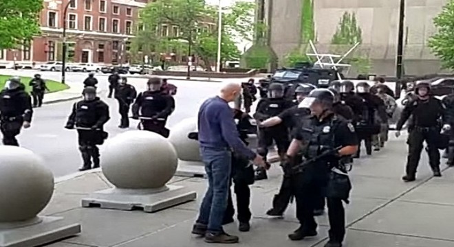 İki arkadaşlarının açığa alınmasını protesto eden 57 polis istifa etti