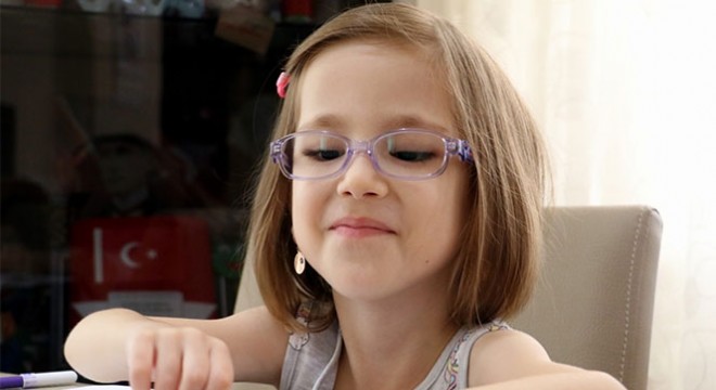 Minik Elif, 4,5 yıla 21 ameliyat sığdırdı