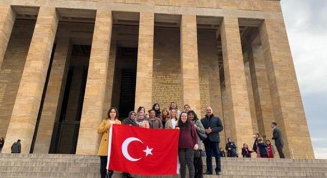 Yabancı kursiyerler Ata’nın huzurunda