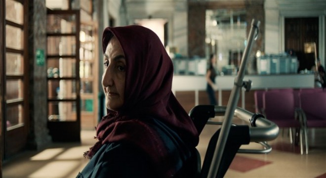 Yazıp çektiği filmde annesi oynadı