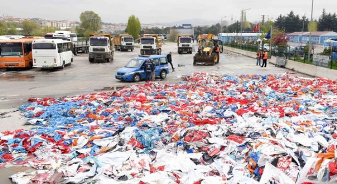 Zabıtadan afiş temizliği