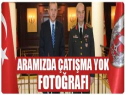 Bakın aramızda çatışma yok pozu