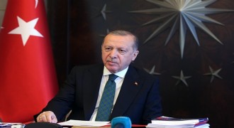 Cumhurbaşkanı Erdoğan, Güreş Milli Takımlarını tebrik etti