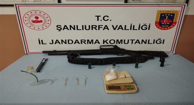 Şanlıurfa da Uyuma uygulamasına gelen ihbarla 2 kişi yakalandı